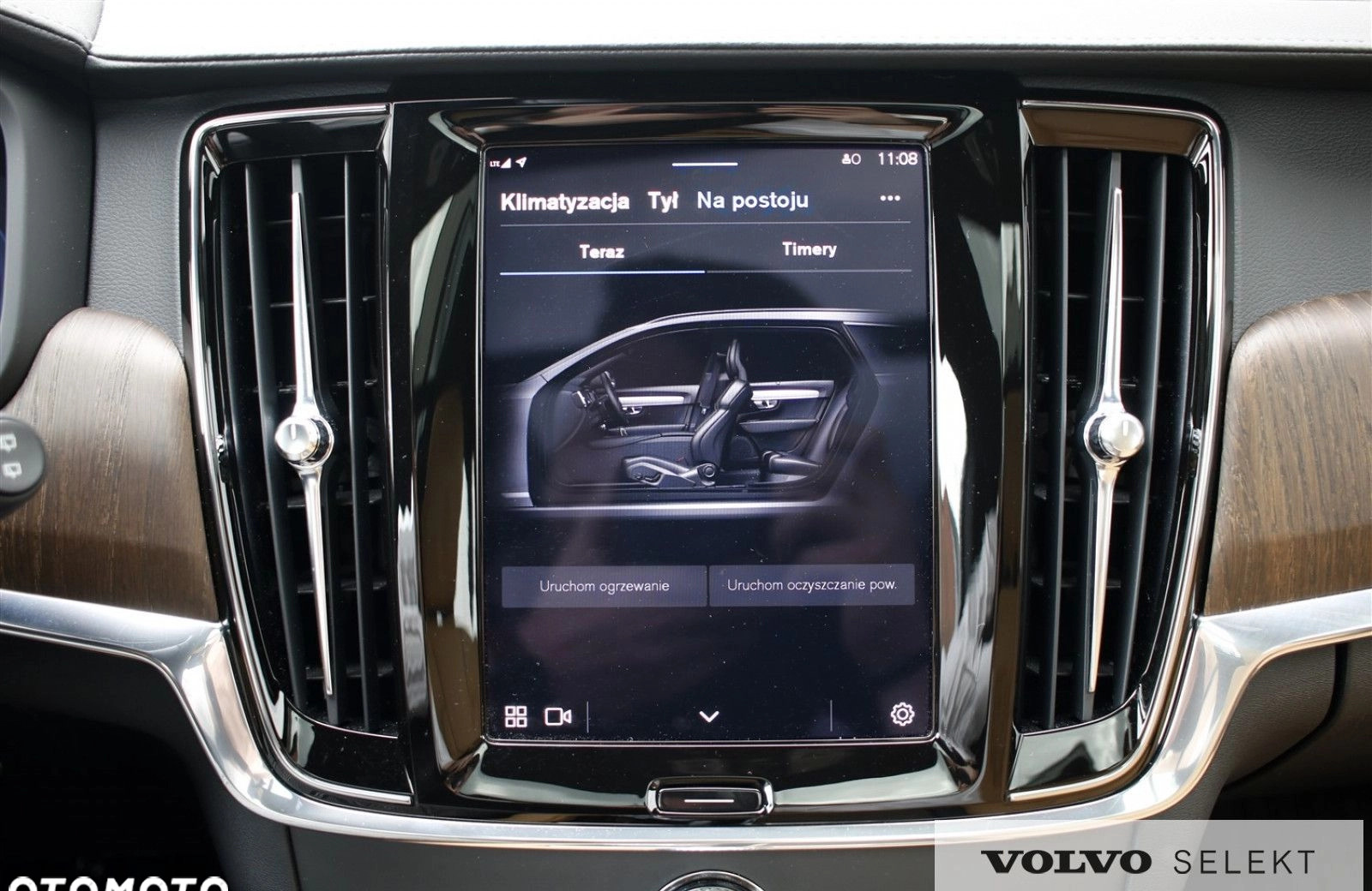 Volvo V90 Cross Country cena 325000 przebieg: 14000, rok produkcji 2023 z Tychy małe 704